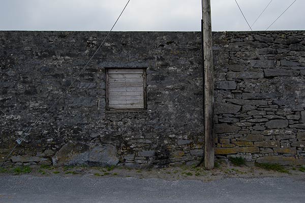 イニシィアのトレリス/ Stone Wall